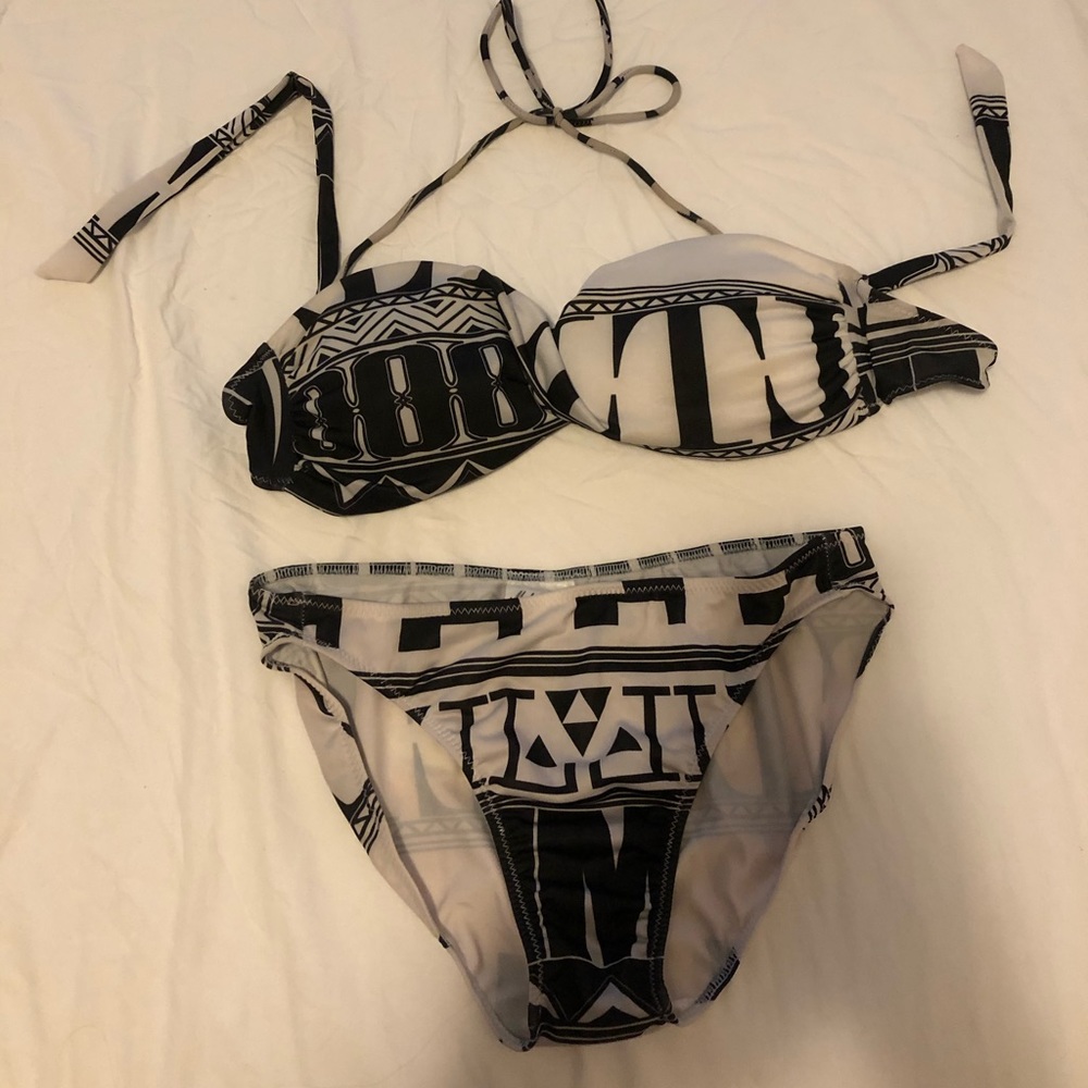 Black & White Bikini, Never Used